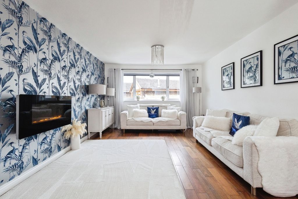 Property photo 2 of 19 Pbox-Img.Jpg