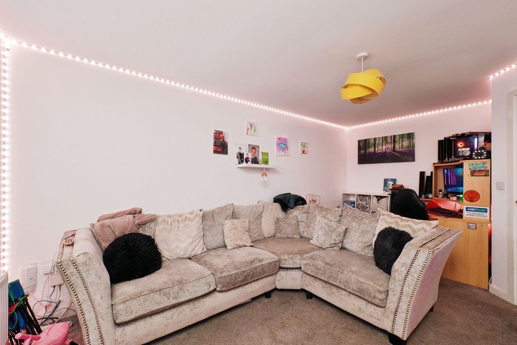 Property photo 3 of 18 Pbox-Img.Jpg