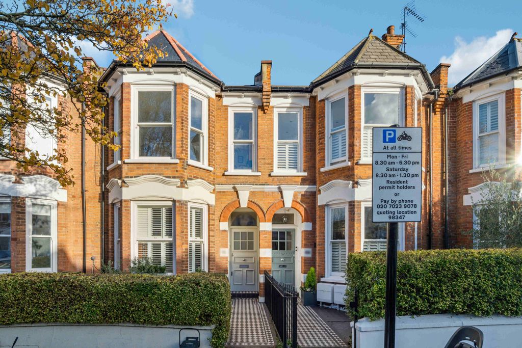 Property photo 2 of 10 16.Jpg