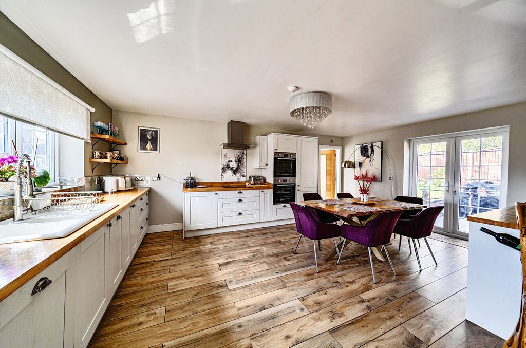 Property photo 3 of 15 1438337-5-69ce88F...