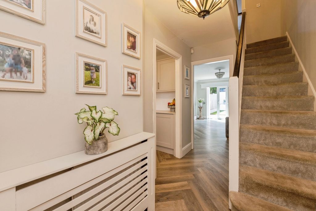 Property photo 2 of 14 Entrance Hallway
