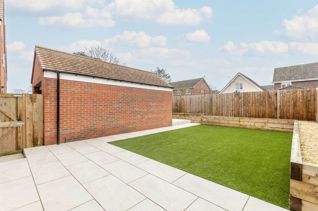 Property photo 3 of 22