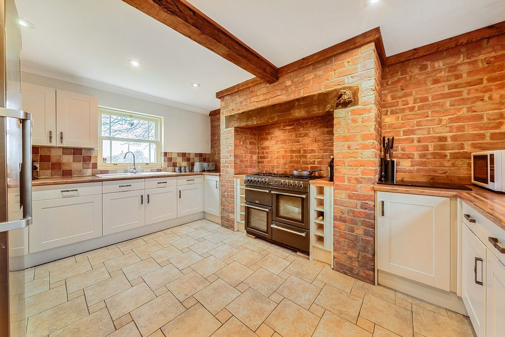 Property photo 2 of 50