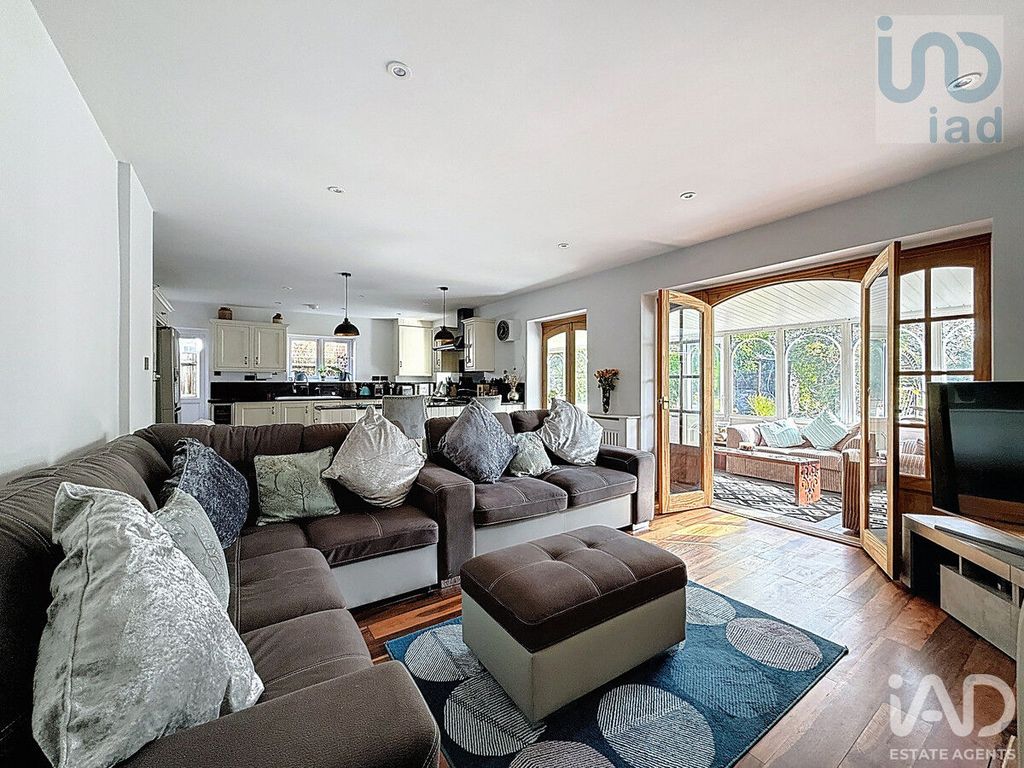 Property photo 2 of 38