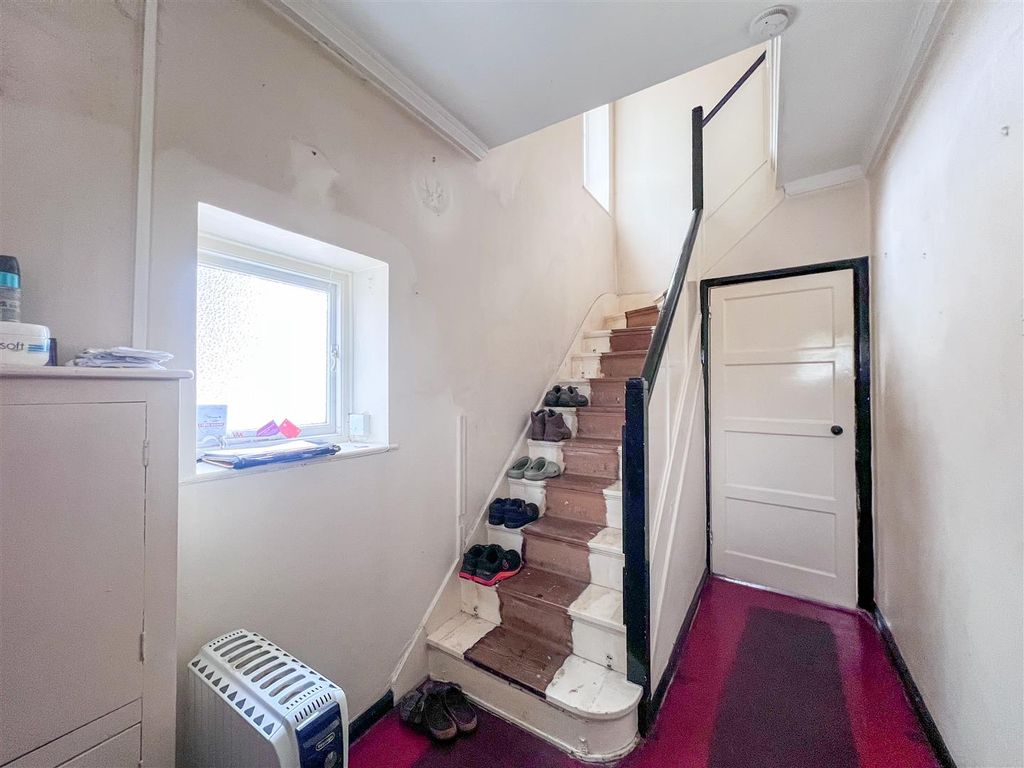 Property photo 3 of 23 Hall