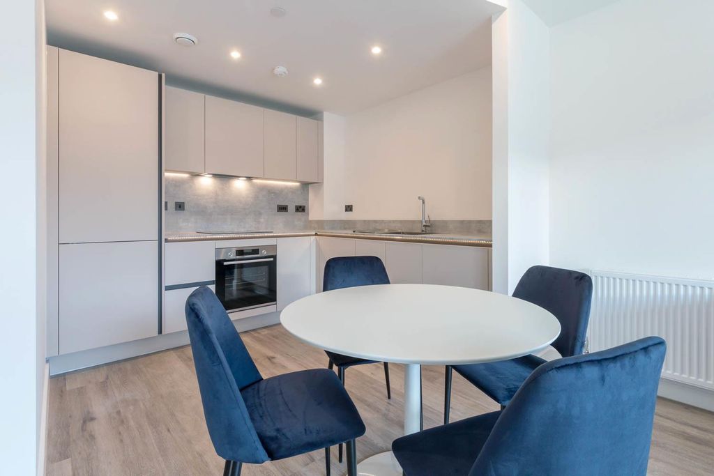 Property photo 3 of 23 Kitchen