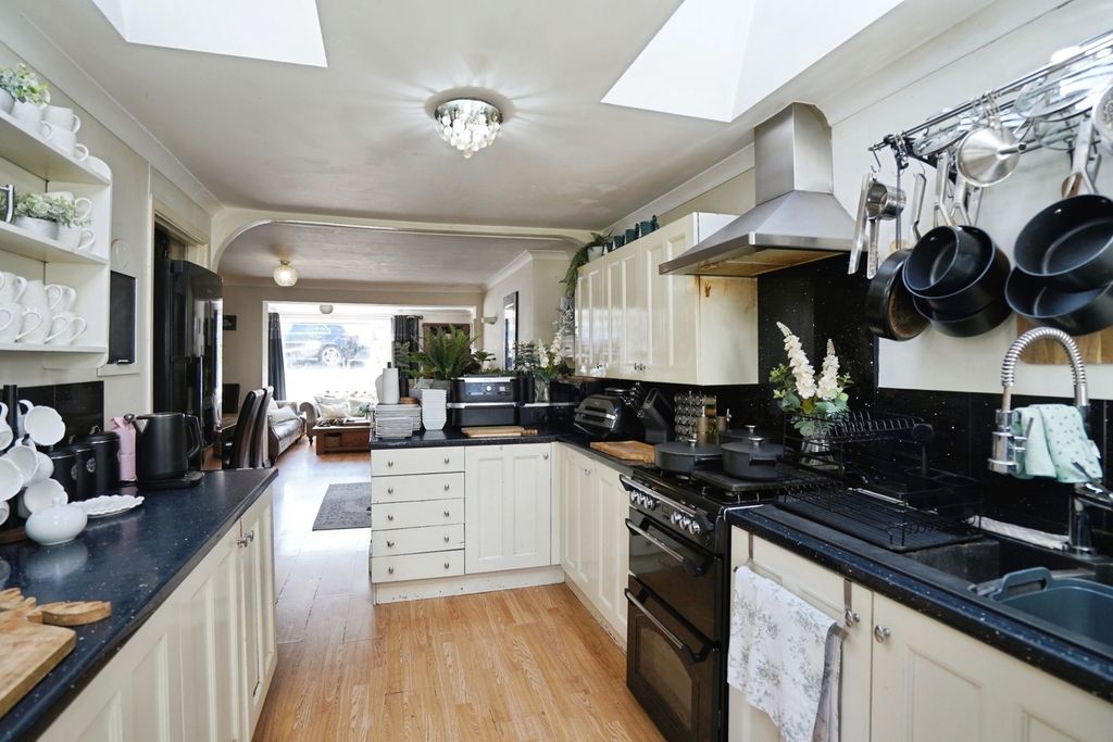 Property photo 3 of 22 Pbox-Img.Jpg
