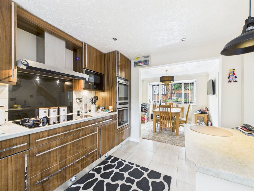 Property photo 3 of 24 Picture No. 32