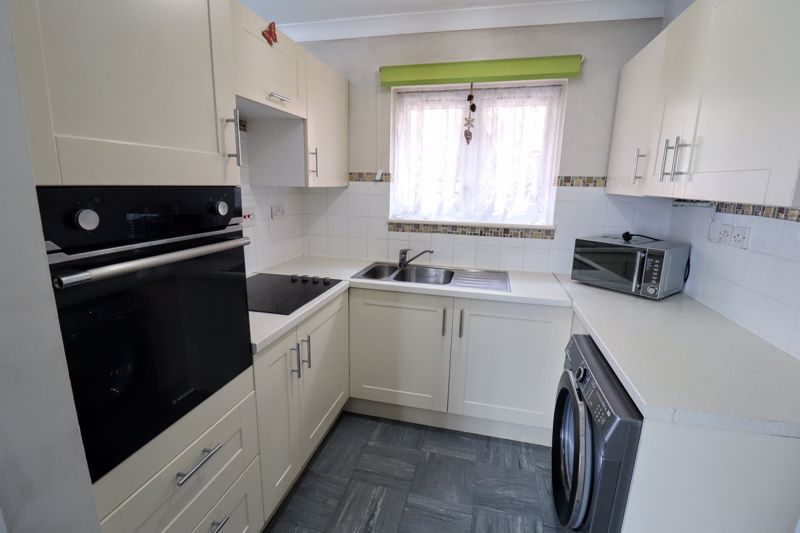 Property photo 3 of 13 Kitchen