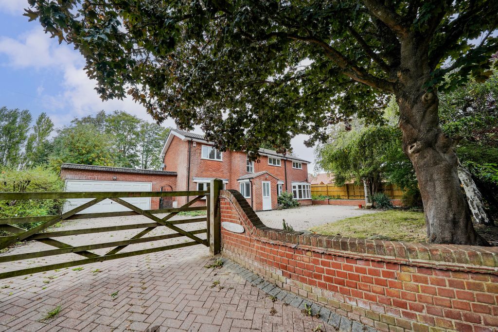 Property photo 1 of 37 Dsc06824