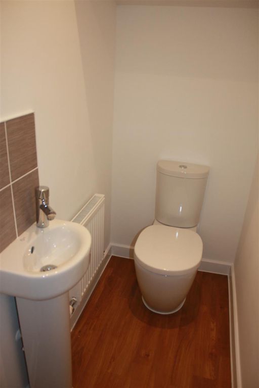 Property photo 2 of 13 Cloakroom