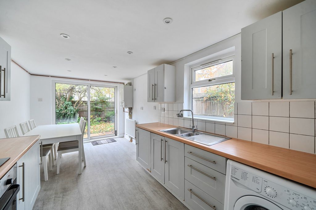 Property photo 2 of 17 Kitchen