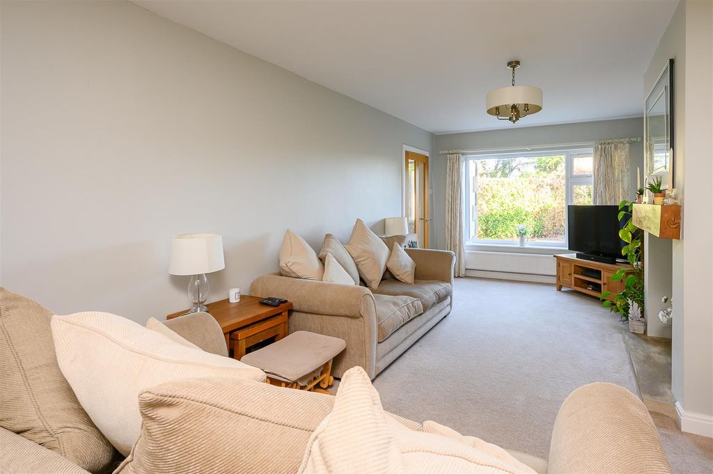 Property photo 3 of 18 Living Room