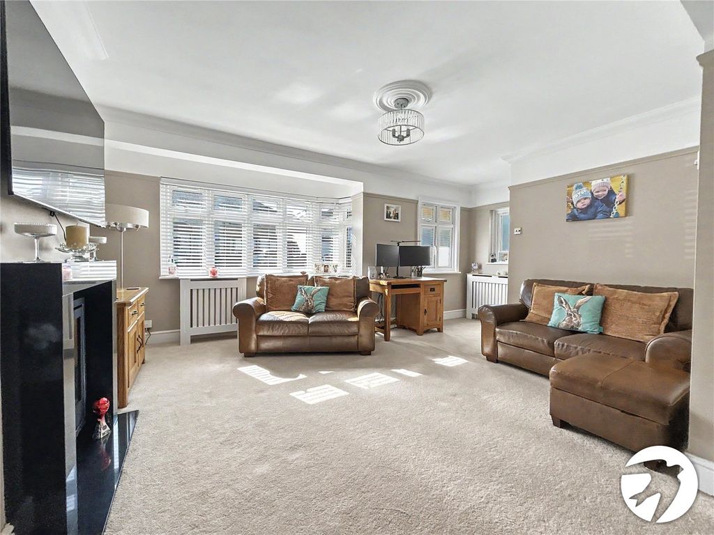 Property photo 2 of 30 Picture No. 04