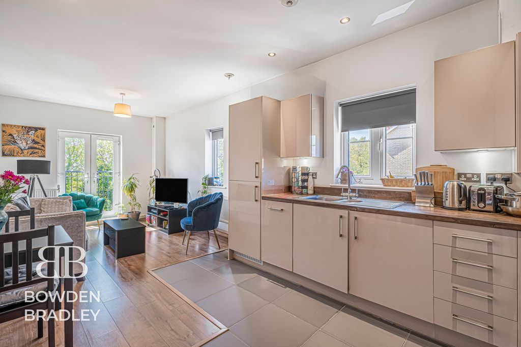 Property photo 3 of 16