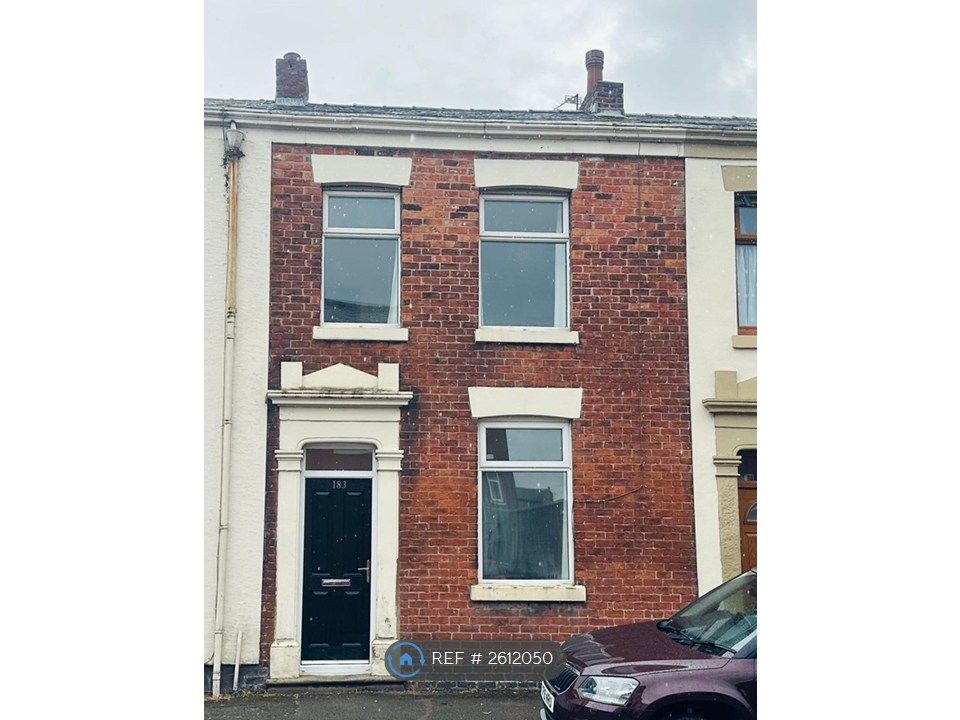 Property photo 1 of 12