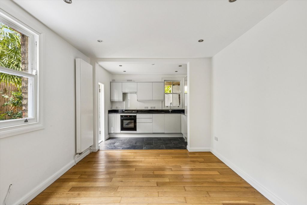 Property photo 1 of 16 Image