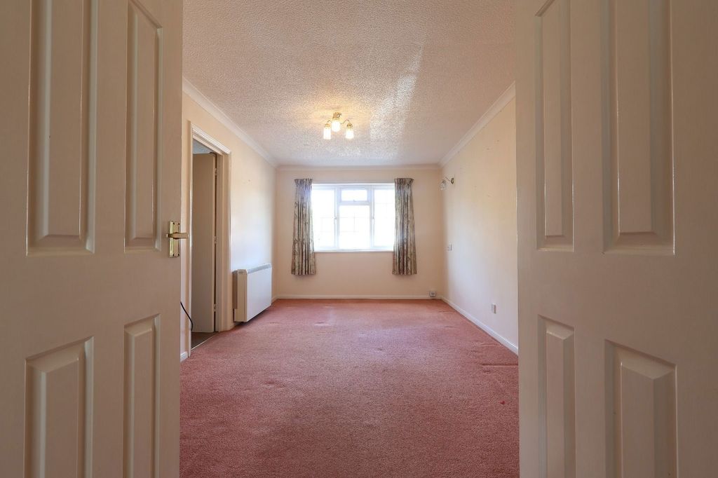 Property photo 3 of 12