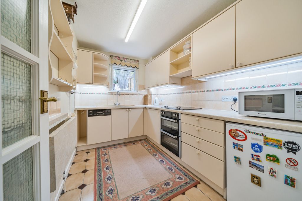 Property photo 2 of 19
