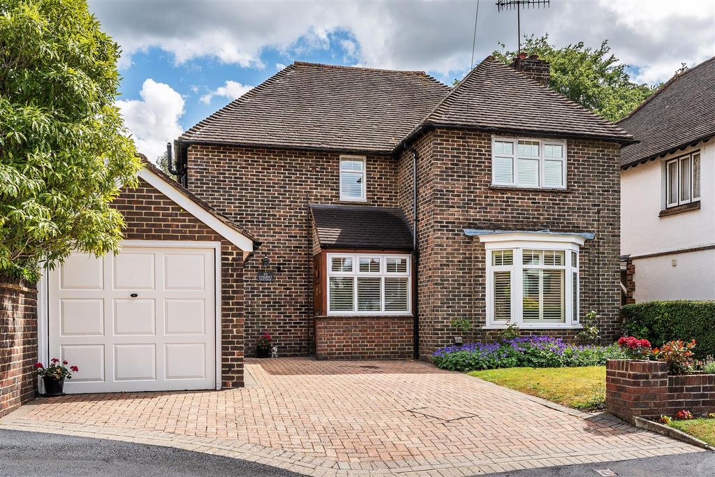 Property photo 1 of 31 Ryecroft-14.Jpg