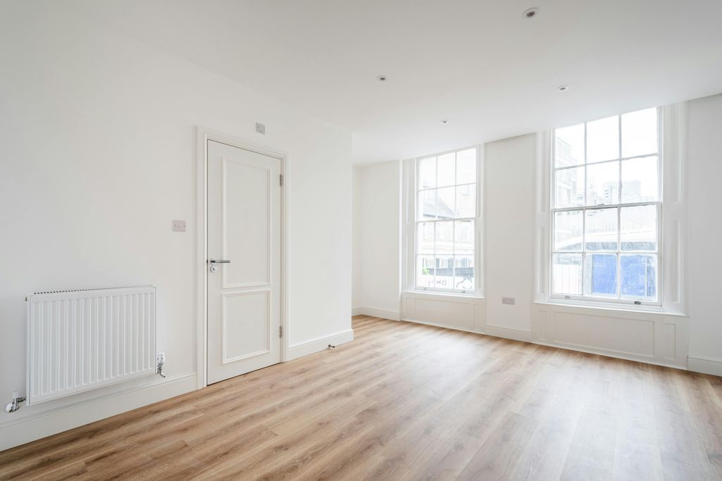 Property photo 2 of 14 Hanbury St 1F  Low Res 5.Jpg