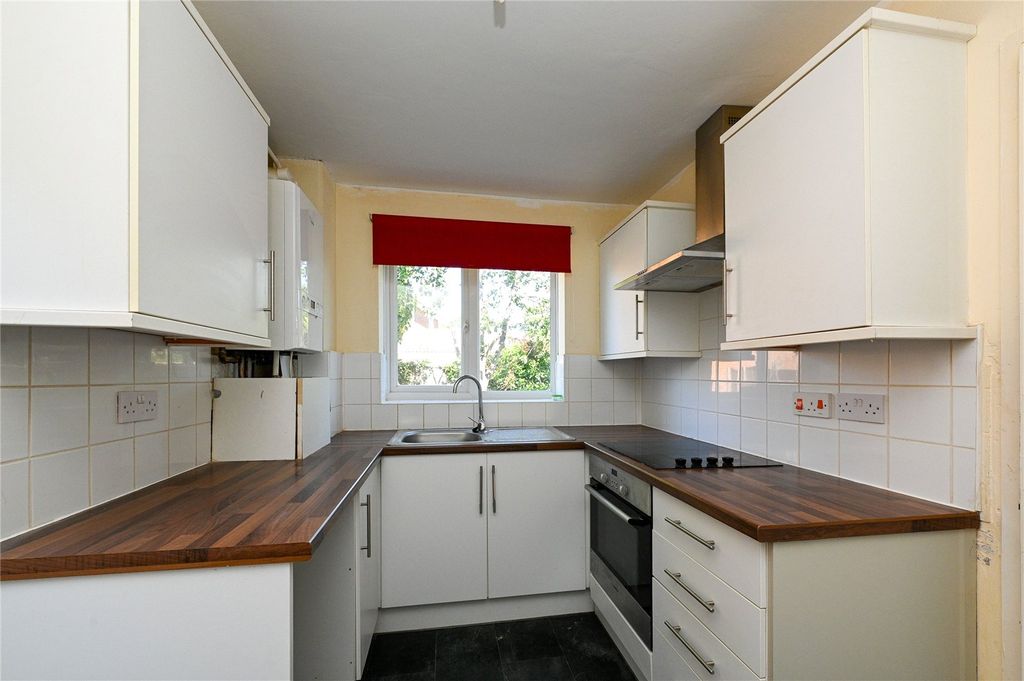 Property photo 3 of 23 Picture No. 27