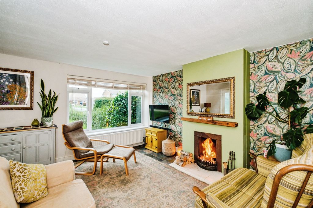 Property photo 2 of 20