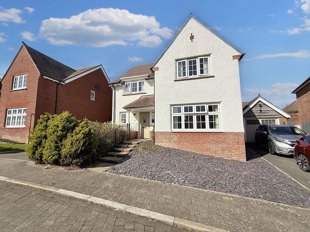 Property photo 2 of 34