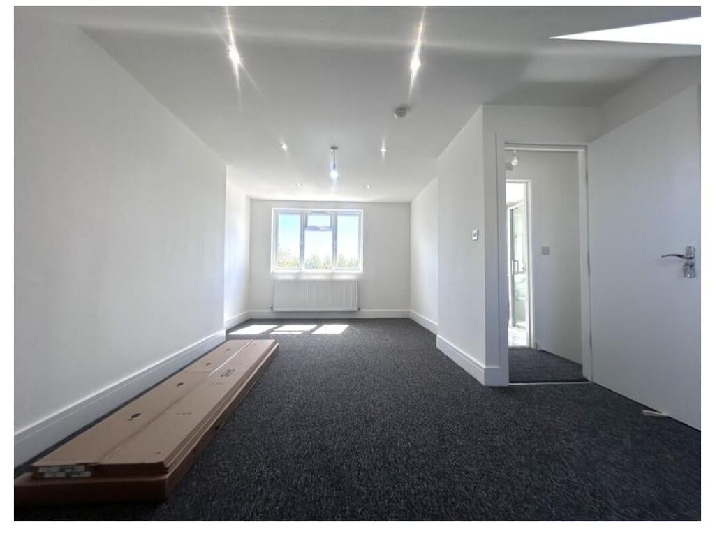 Property photo 3 of 12 Photo 13