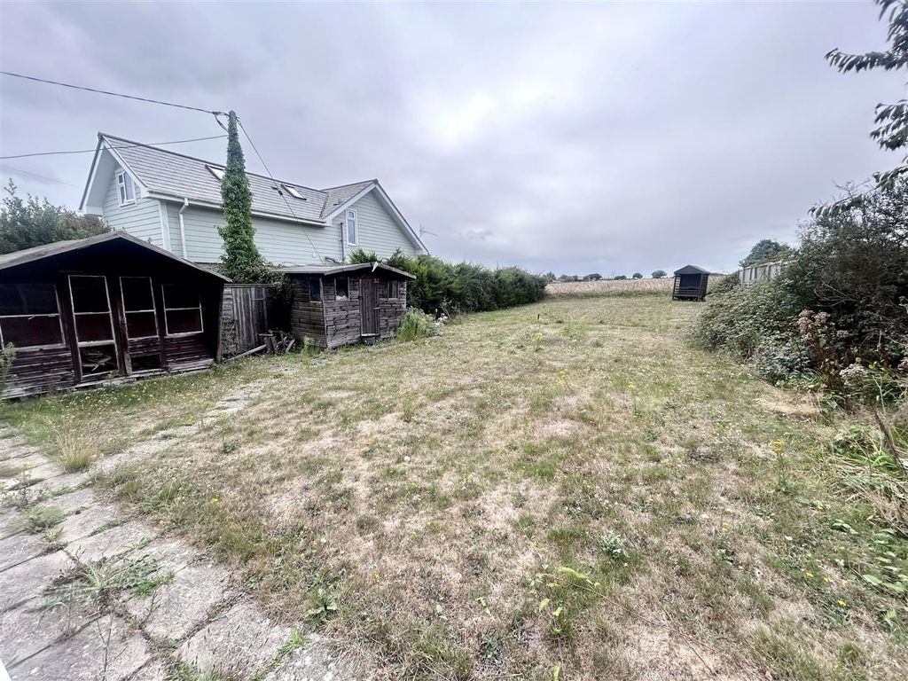 Property photo 3 of 12