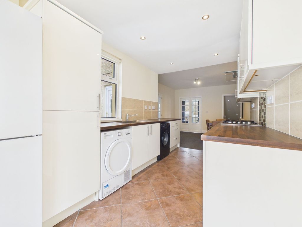 Property photo 2 of 40