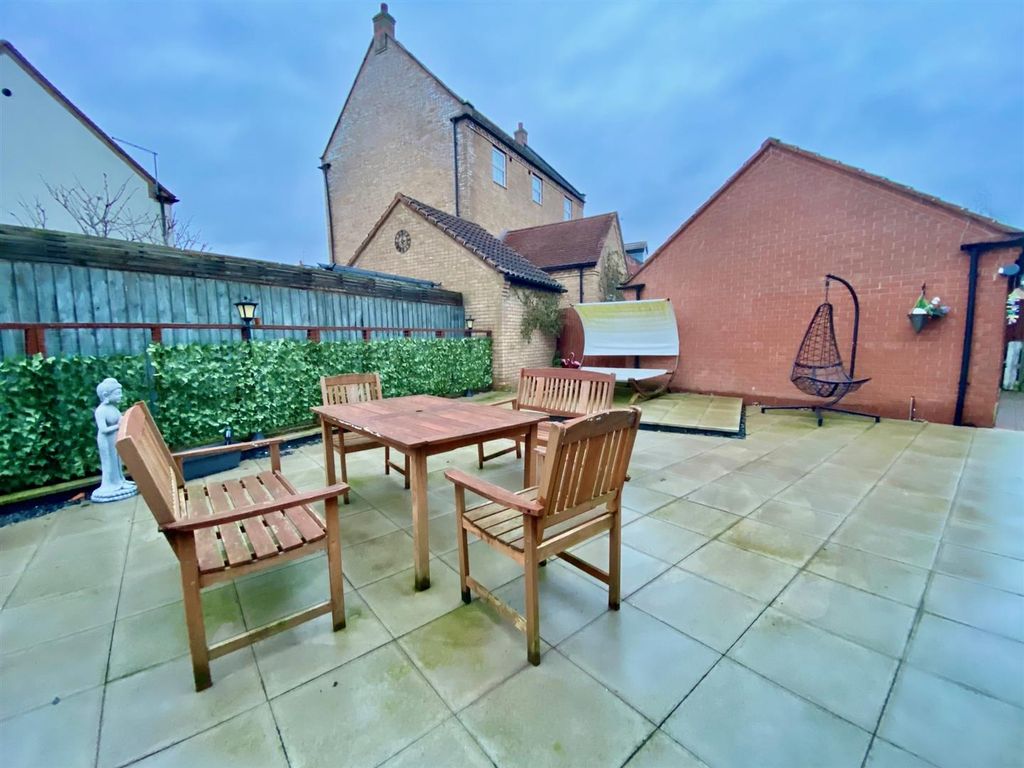 Property photo 2 of 21