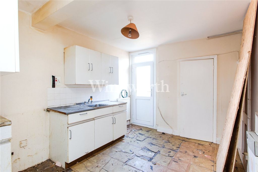 Property photo 3 of 7 Picture No. 06