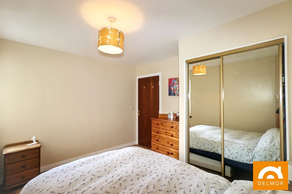 Property photo 3 of 11