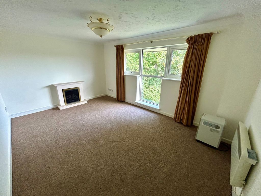 Property photo 2 of 9 Photo 4