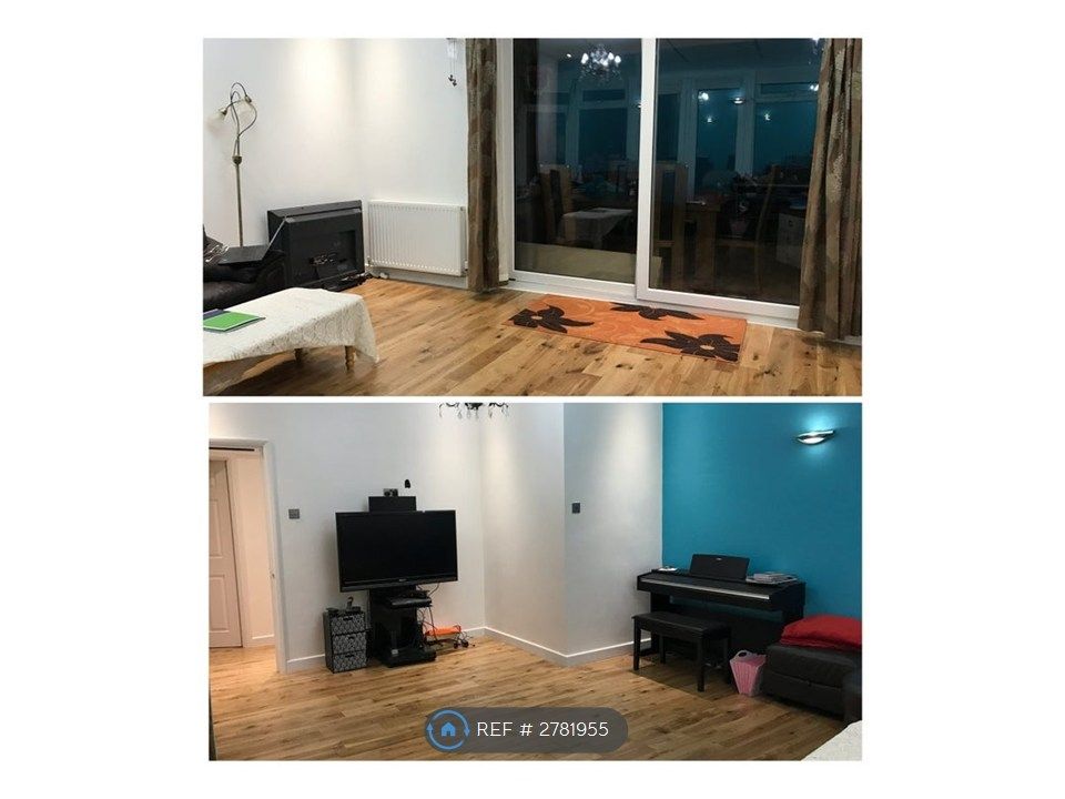 Property photo 3 of 10 Living Room