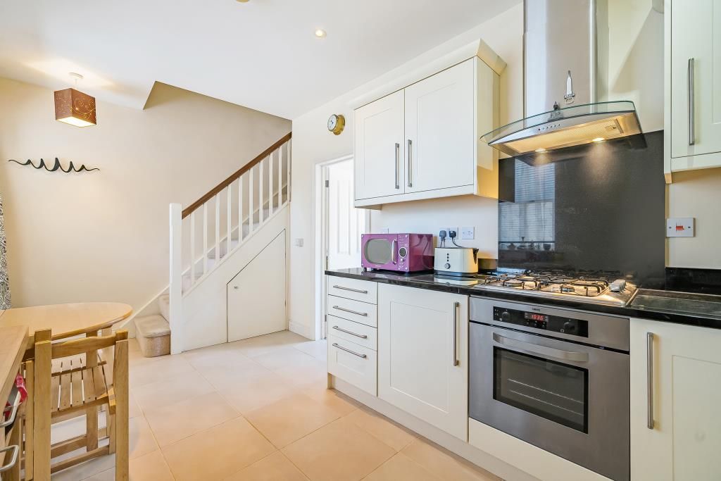 Property photo 2 of 10 Kitchen
