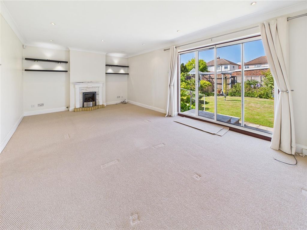 Property photo 3 of 13