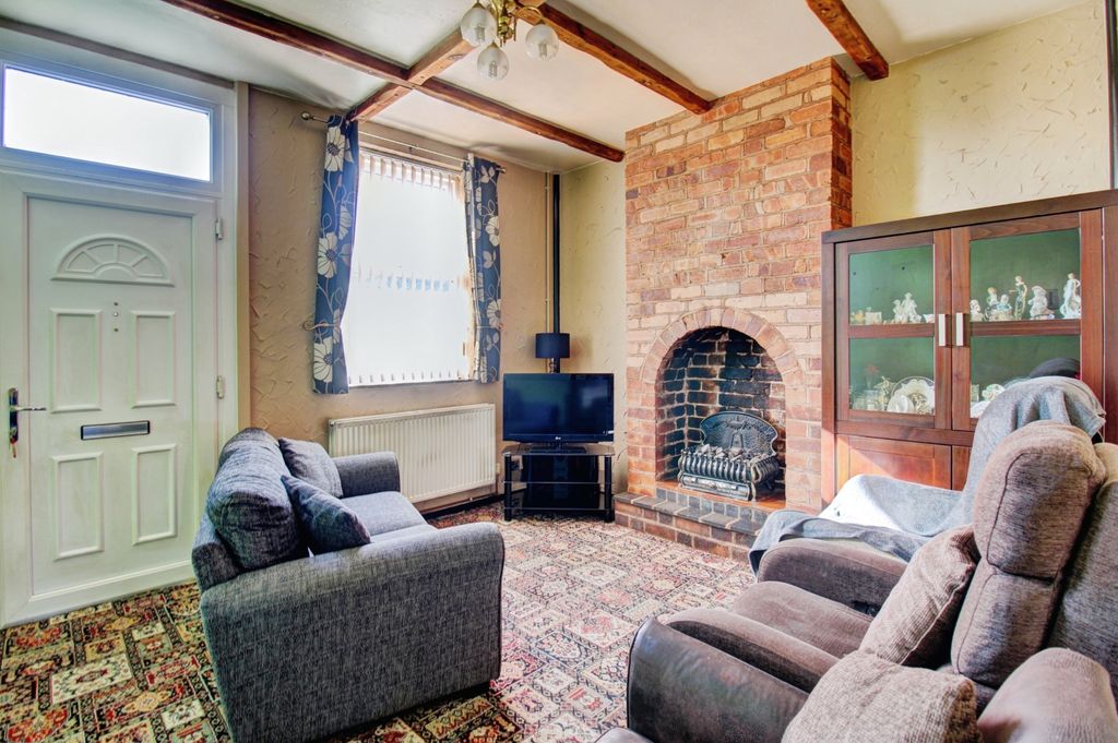 Property photo 2 of 16 Lounge