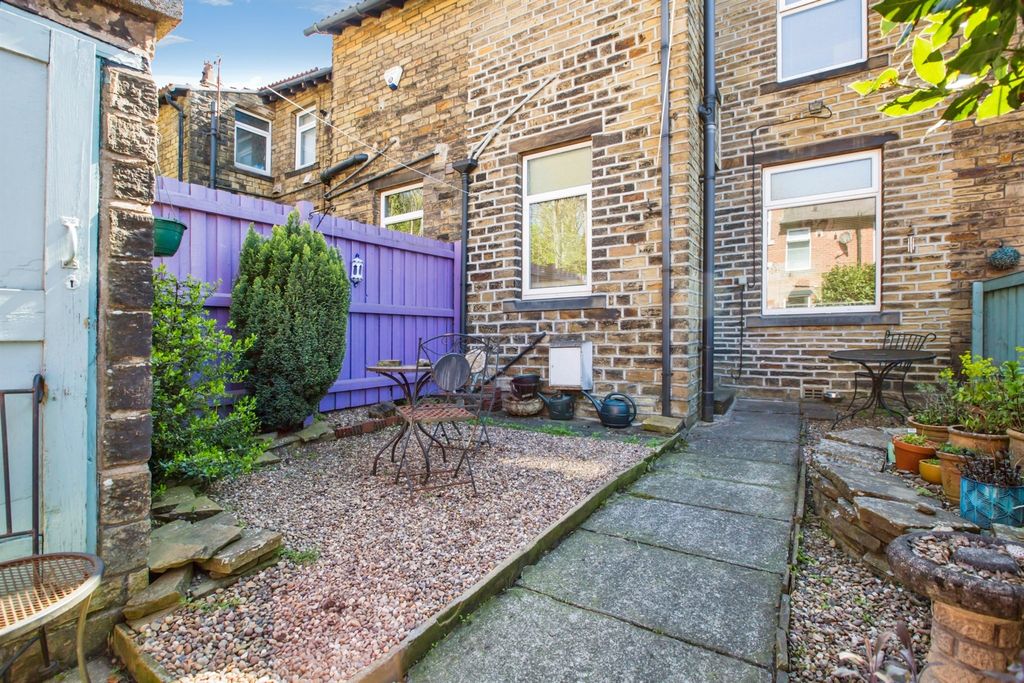 Property photo 3 of 15