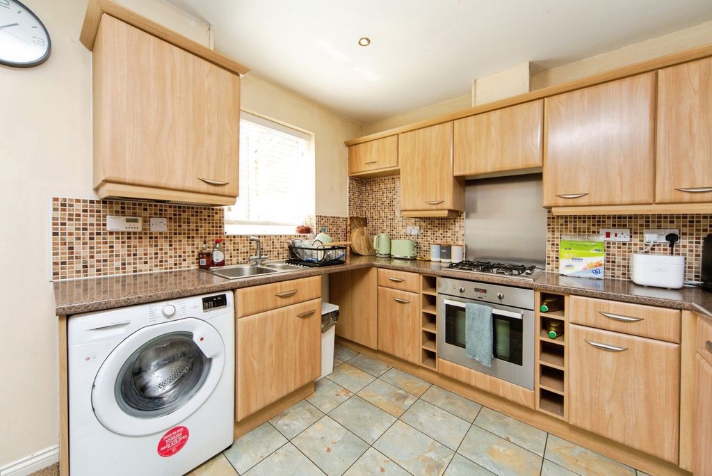 Property photo 2 of 20 Pbox-Img.Jpg