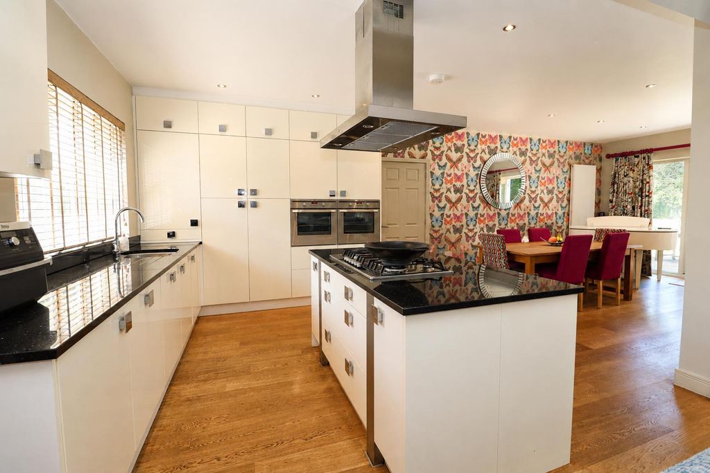 Property photo 3 of 21 3.Png