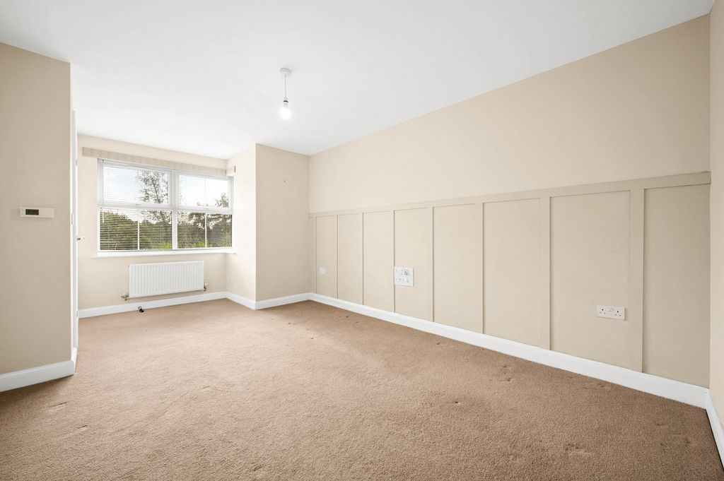 Property photo 3 of 31