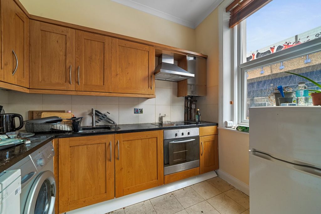 Property photo 3 of 7 Kitchen