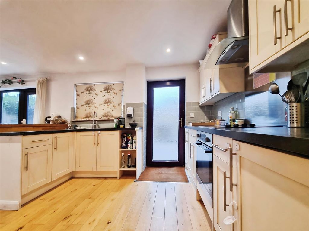 Property photo 2 of 17 1Be7d19d-Photo-2025-12-17-14-52-44.Jpg