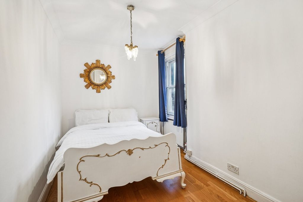 Property photo 3 of 12