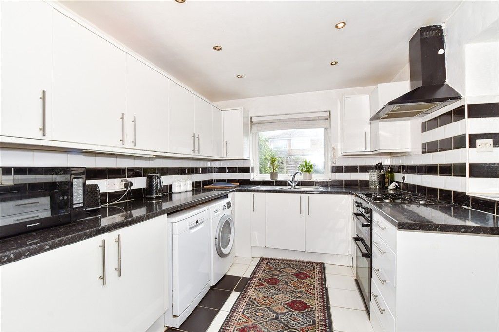 Property photo 2 of 16 Kitchen/ Breakfast Room