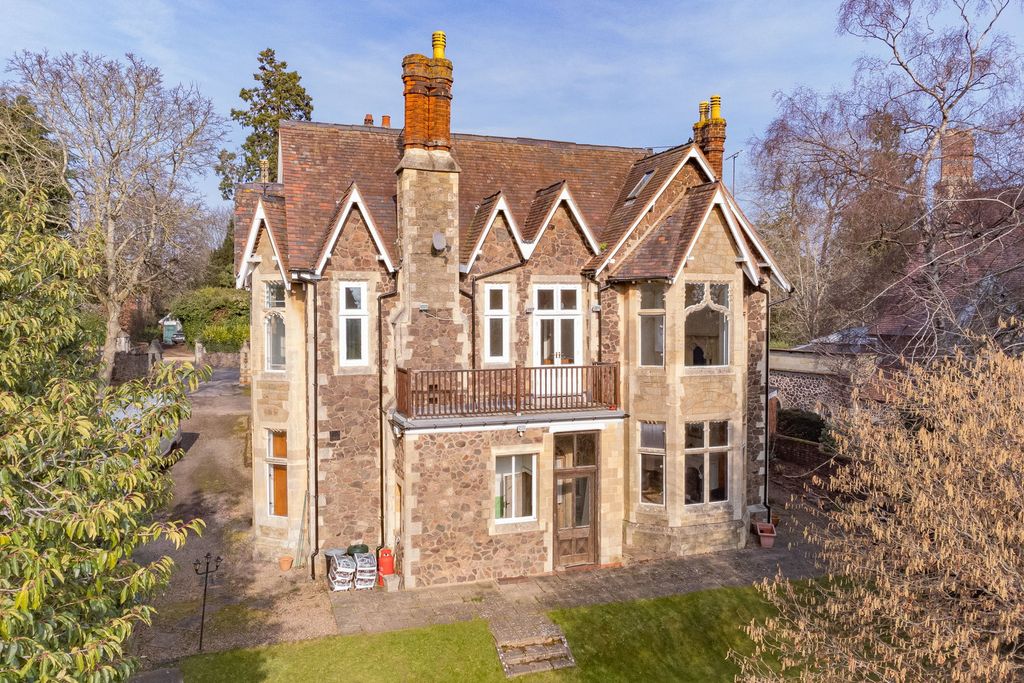 Property photo 1 of 29