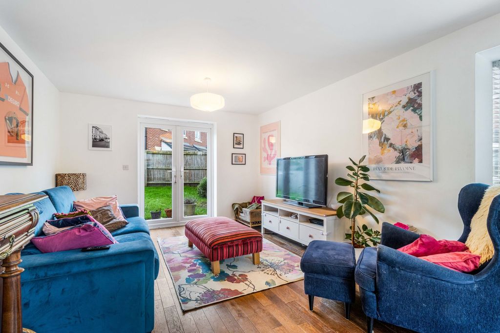 Property photo 2 of 20