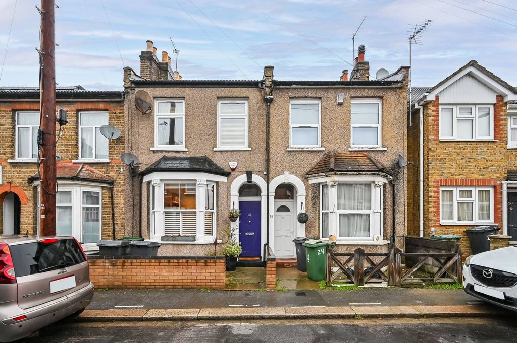 Property photo 2 of 12